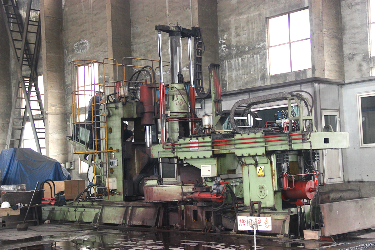 D53KS-1600徑軸向數(shù)控輾環(huán)機(jī)